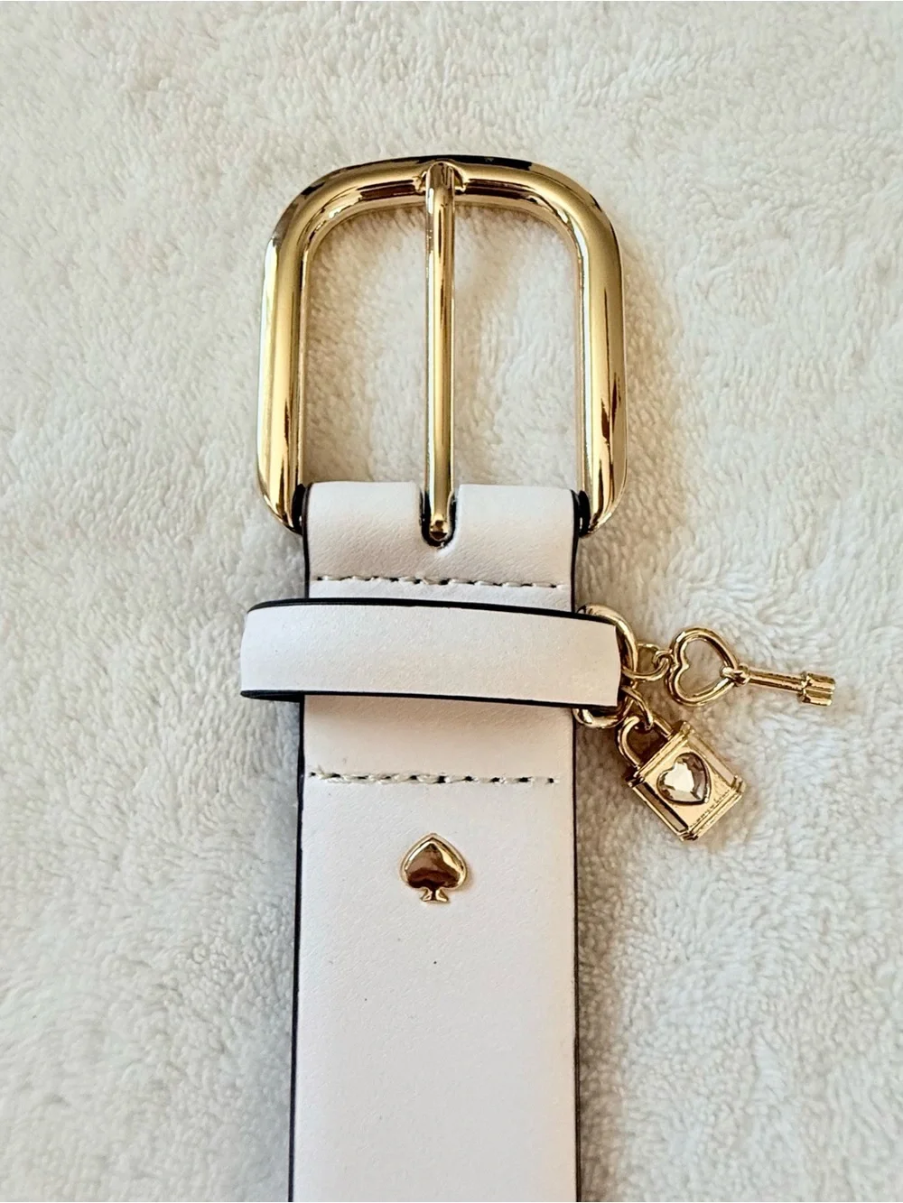 New Kate Spade Cream Leather Belt with Gold Lock & Key Charm - Size Medium (NWT)
